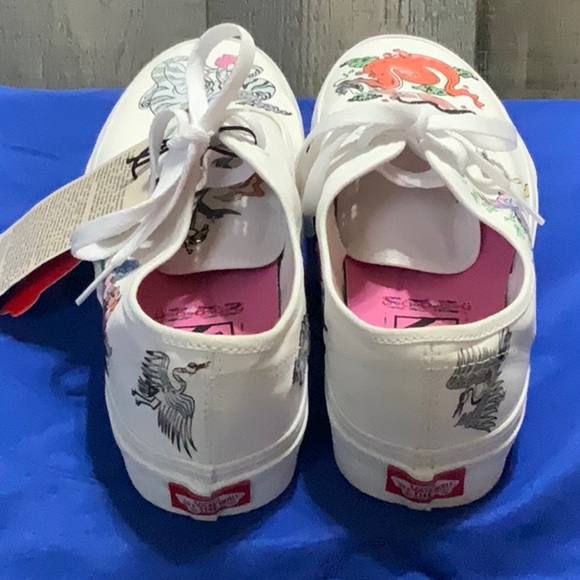 🌈Vans Limited Edition Ashley Lukashevsky OTW Pride ‘22 Size 8 women’s.🌈 - Picture 5 of 8